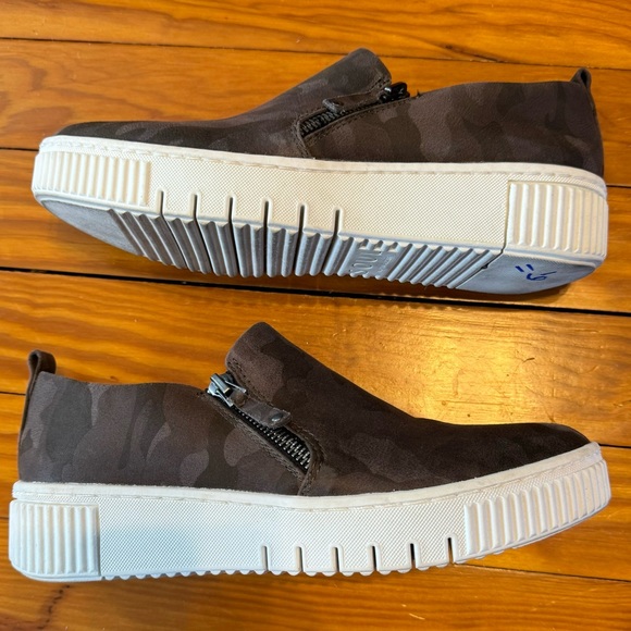 Soul Naturalizer Turner Comfort Sneakers. Size 7M, Camo - Picture 2 of 8